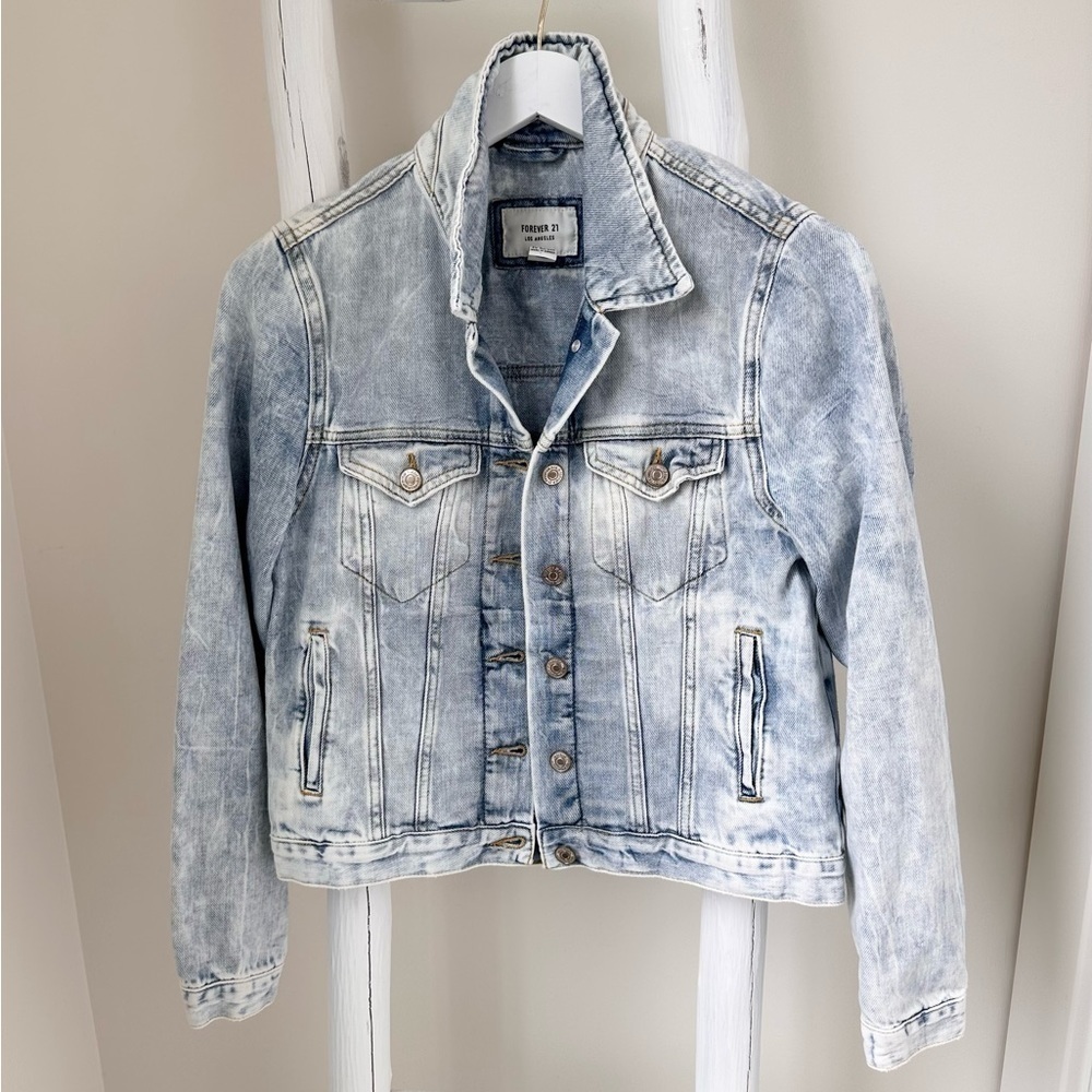 Forever 21 Washed Look Lightweight Denim Jean Jacket Sz S